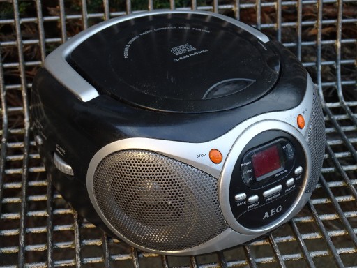 Zdjęcie oferty: Radioodtwarzacz z CD przenośny AEG SR4351 sprawny