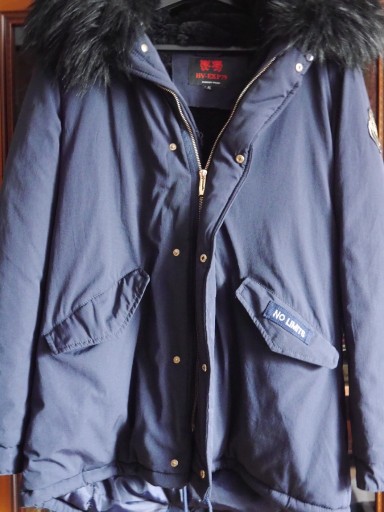 Zdjęcie oferty: Ocieplana kurtka z futerkiem.