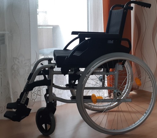 Zdjęcie oferty: Wózek inwalidzki Breezy UniX 44cm