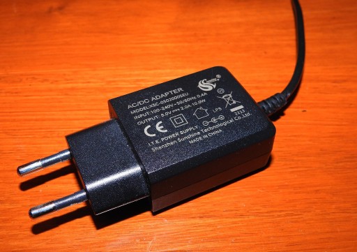 Zdjęcie oferty: Zasilacz ładowarka AC/DC 5V/2A - 10W