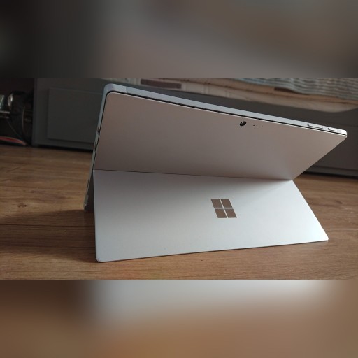 Zdjęcie oferty: Surface Pro i7 8GB 256GB gwarancja rozszerzona