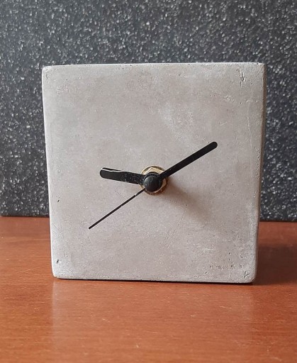 Zdjęcie oferty: Zegar kwadratowy betonowy analogowy