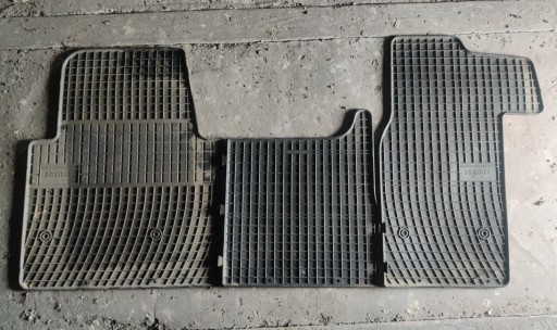 Zdjęcie oferty: Komplet zestaw dywaniki gumowe Renault Master 