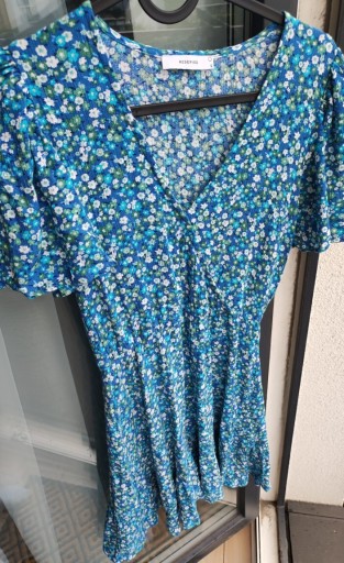 Zdjęcie oferty: Sukienka w kwiatki wiosna lato r.S niebieska