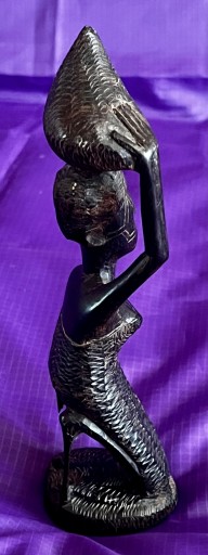 Zdjęcie oferty: Figurka z Afryki kobiety ręcznie wykonane z drewna