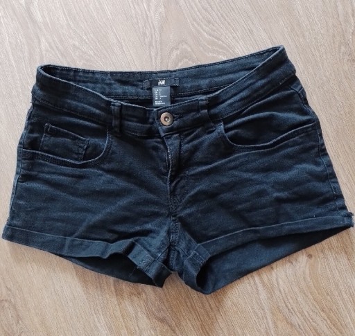 Zdjęcie oferty: Krótkie spodenki H&M 32