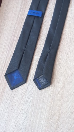 Zdjęcie oferty: wąski (5,5cm)  czarny krawat JOOP!, 80% jedwabiu