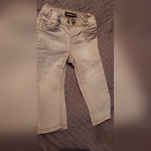 Zdjęcie oferty: Spodnie rurki jeansy rozmiar 68