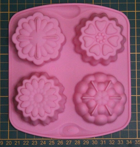 Zdjęcie oferty: Forma do mydła silikonowa kwiatki kwiaty babeczki