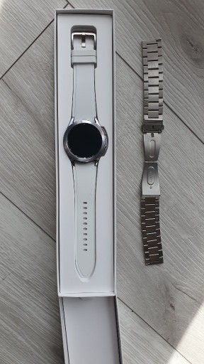 Zdjęcie oferty: Samsung Galaxy Watch4 Classic srebrny