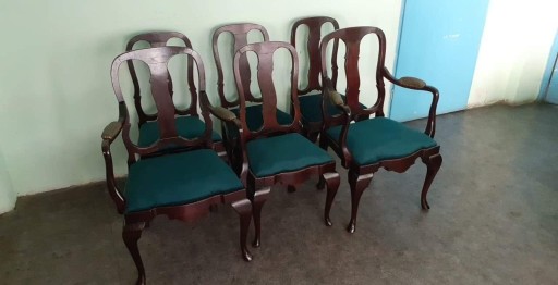 Zdjęcie oferty: Krzesła i dwa fotele komplet 