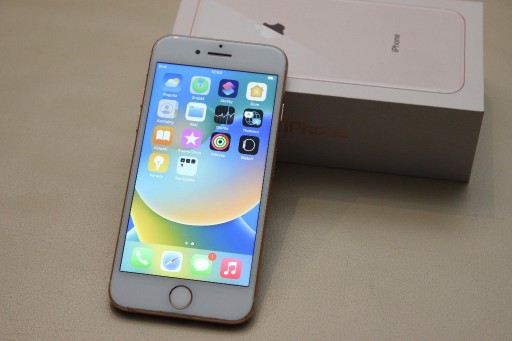 Zdjęcie oferty: Telefon Apple iPhone 8 - 64 GB 