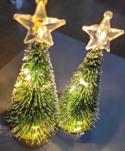 Zdjęcie oferty: Choinka świecąca LED mini 13cm   ozdoba świąteczna