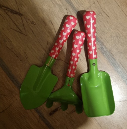 Zdjęcie oferty: Uroczy nowy zestaw narzędzi dla małej ogrodniczki