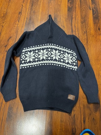 Zdjęcie oferty: Sweterek świąteczny dla chłopca rozm. 122/128