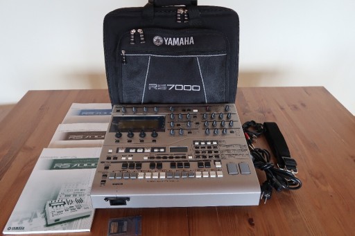 Zdjęcie oferty: Yamaha rs7000 groovbox/ syntezator/sampler