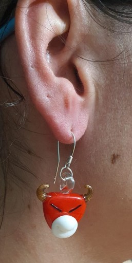 Zdjęcie oferty: Kolczyki byczki czerwone