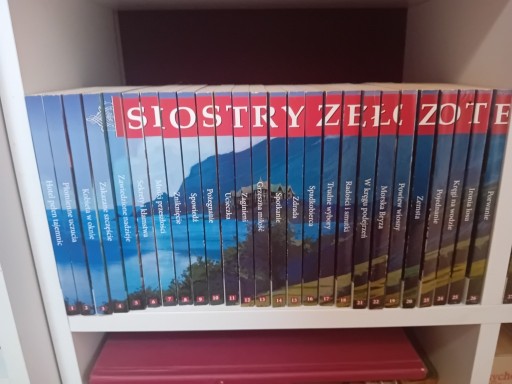 Zdjęcie oferty: Siostry ze złotego brzegu. Cała seria. Jaenette Semb.