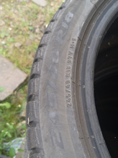 Zdjęcie oferty: Opony zimowe 245/40 R18 97V M+S