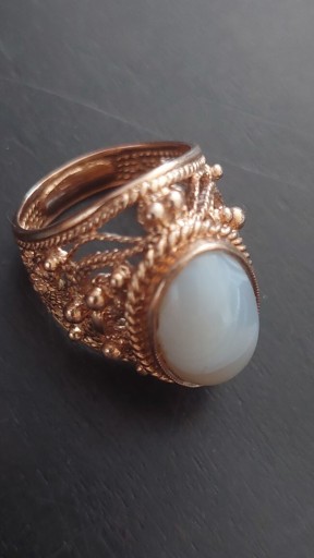 Zdjęcie oferty: Złoty pierścionek z opalem