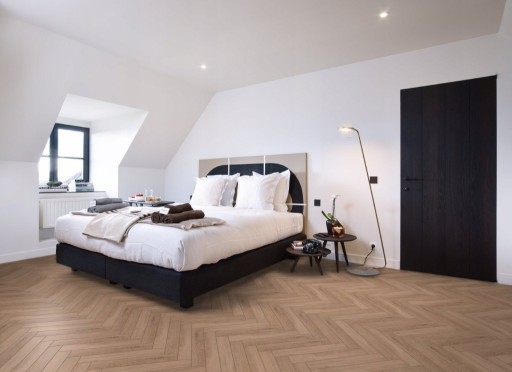 Zdjęcie oferty: Panele laminowane AC5 BerryAlloc Jodełka Chateau PLUS Bloom Light Brown