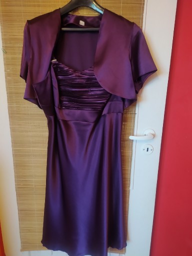 Zdjęcie oferty: Fioletowa sukienka wraz z bolerkiem, r. 52