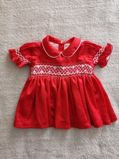 Zdjęcie oferty: Czerwona elegancka haftowana satynowa sukienka 74