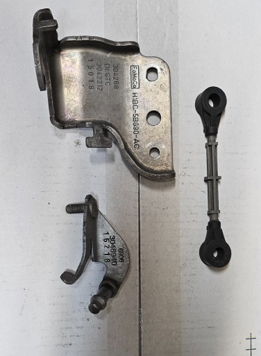 Zdjęcie oferty: FORD FIESTA MK8 WSPORNIK UCHWYT CIĘGNO CZUJNIKA POZIOMU WYSOKOŚCI LAMP