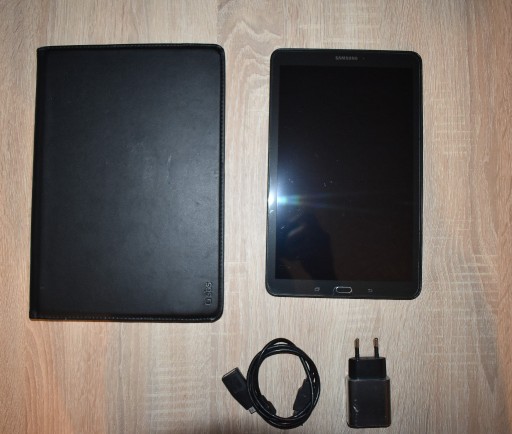 Zdjęcie oferty: Samsung Galaxy Tab  Wi-Fi SM-T560 Czarny + etui