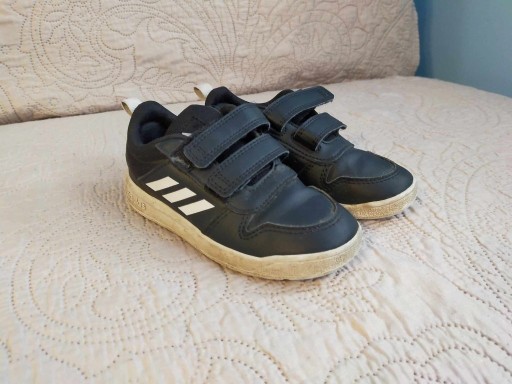 Zdjęcie oferty: Sportowe buty dla chłopca, Adidas, roz. 26