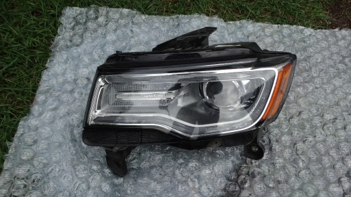 Zdjęcie oferty: lampa jeep grand cherokee xenon lift wk2 USA