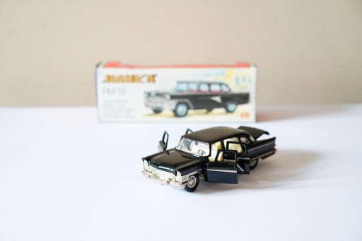 Zdjęcie oferty: Czajka GAZ-13 Model 1:43 Stara Zabawka CCCP, ZSRR