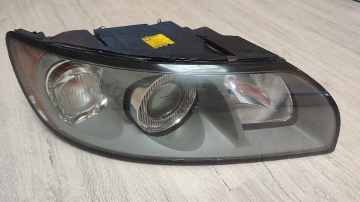 Zdjęcie oferty: Reflektor prawy Volvo V50 H7 Europa