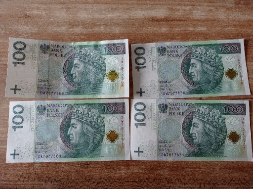 Zdjęcie oferty: Banknoty 100 zł 4 szt. numery po kolei DW ciekawe