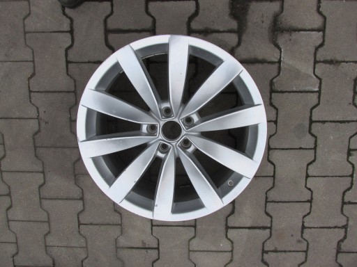 Zdjęcie oferty: Felga VW SCIROCCO 8x19 ET41 1K8601025C