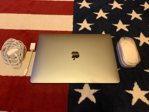 Zdjęcie oferty: Laptop Apple MacBook Air 2020 13,3"/i3/8GB/256GB/M