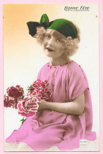 Zdjęcie oferty: Młoda dziewczyna z zieloną przepaską we włosach 