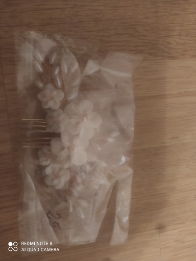 Zdjęcie oferty: Ozdoba do włosów spinka ślub grzebyk białe kwiaty