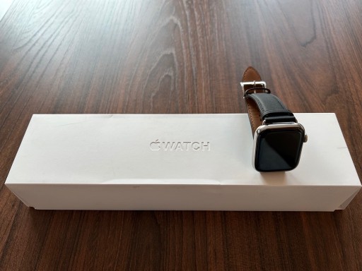 Zdjęcie oferty: Apple Watch 4 Stainless Steel (igła!)