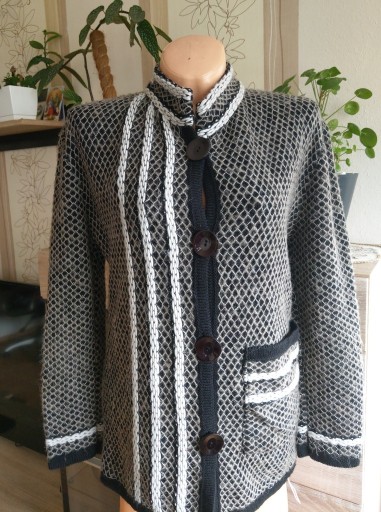 Zdjęcie oferty: Sweter czarno-biały-TREND SETTER. Rozm. XL.
