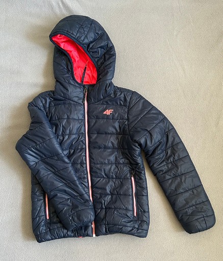 Zdjęcie oferty: dziecko ciepła kurtka zimowa narciarska  4F 140(4)