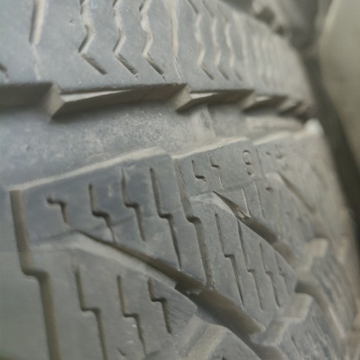 Zdjęcie oferty: Opony Nokian WR A4 235/45 R18 98V XL zimowe premiu