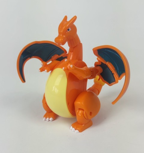 Zdjęcie oferty: Pokeball Charizard + Składana Figurka Pokemon 3D + BOX