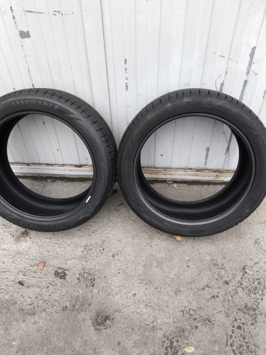 Zdjęcie oferty: Opony Wielosezonowe Całoroczne 235/45/19 Goodyear 7.8mm DOT 3822 Para