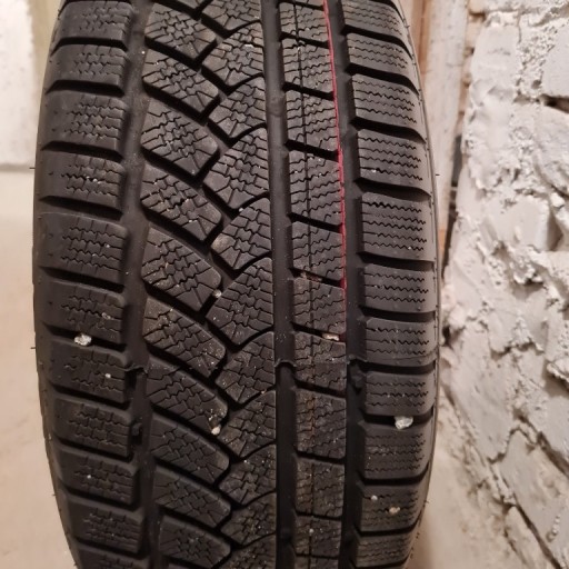 Zdjęcie oferty: Opony zimowe 235/40 R18