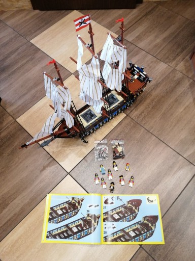 Zdjęcie oferty: Statek piratów imperial flagship z klocków