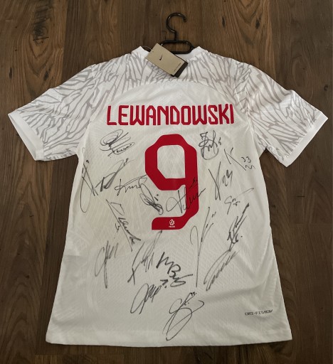 Zdjęcie oferty: Lewandowski koszulka autografy kadry certyfikat
