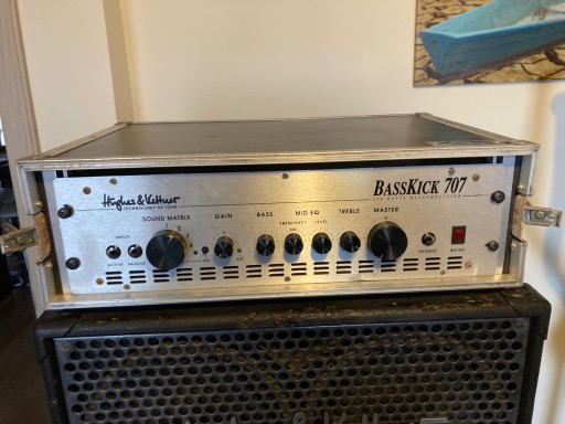 Zdjęcie oferty:  Wzmacniacz basowy Hughes&Kettner BassKick 707