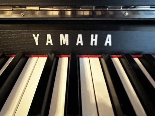 Zdjęcie oferty: Yamaha  Clavinova CLP-585