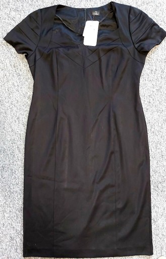 Zdjęcie oferty: Mała czarna sukienka bankietowa 